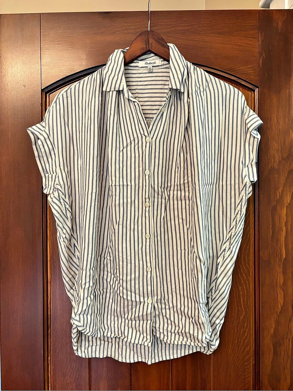 Madewell Striped Sleeveless Shirt in White & Blue Size XXS Like New